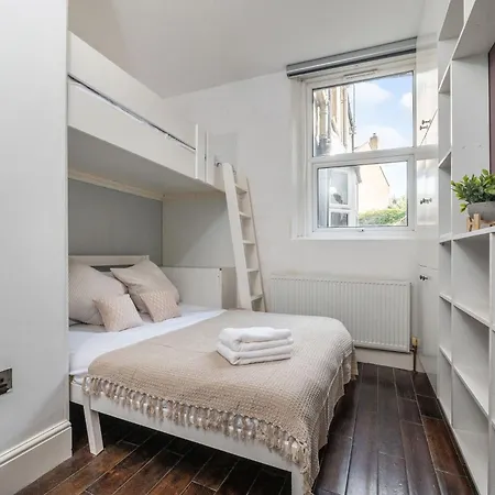 Stylish Apartment By London Eye With A Small Garden Exterior photo