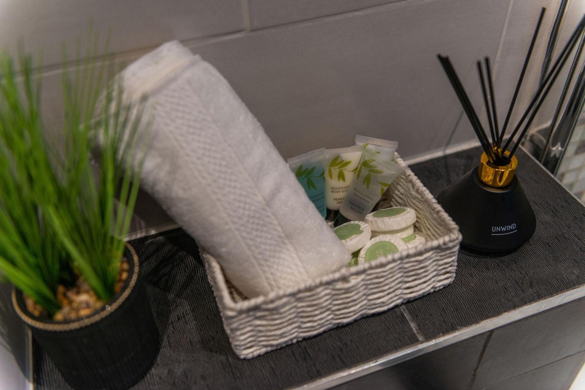 Апартаменты Stylish By Eye With A Small Garden Лондон