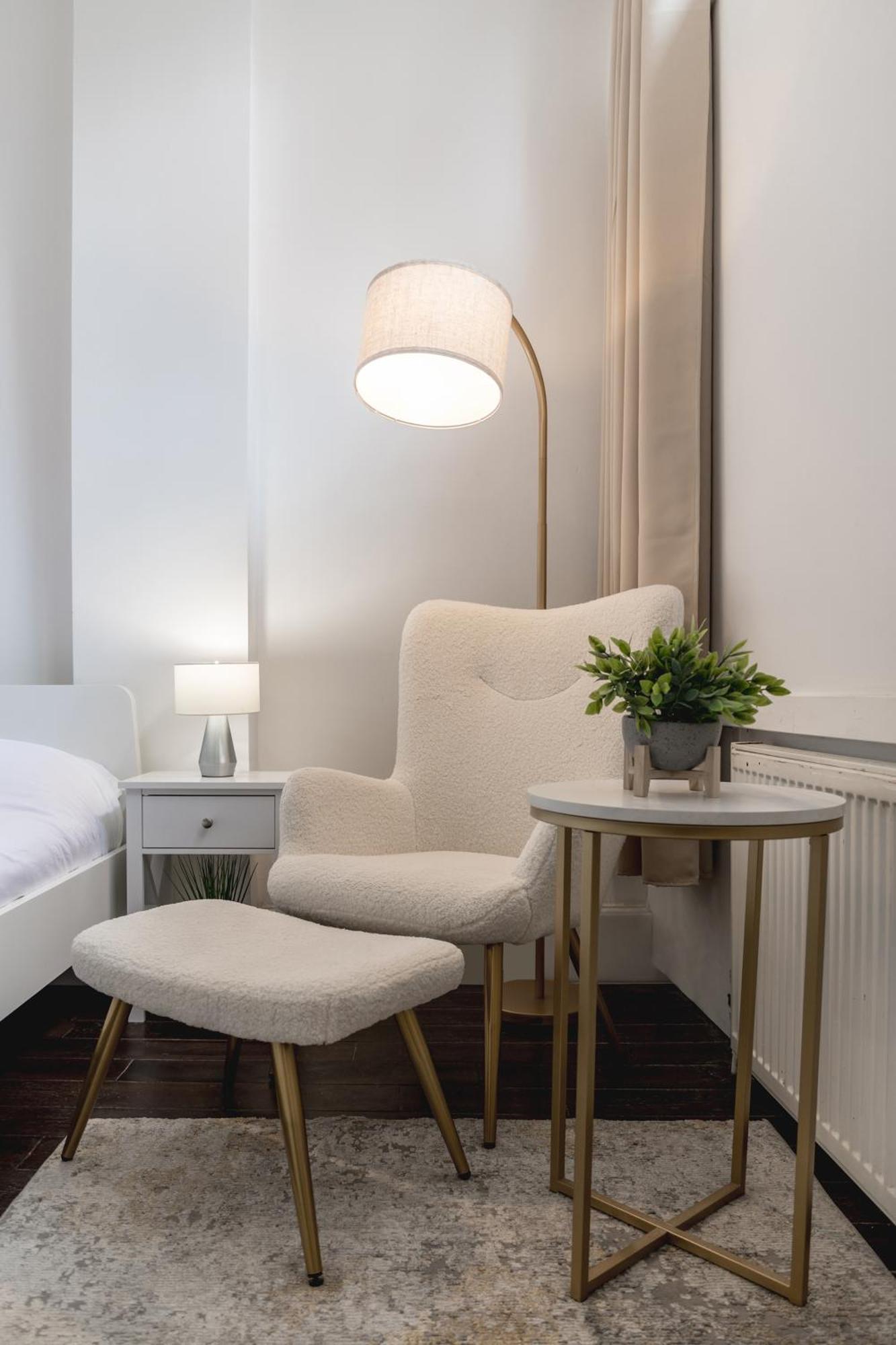 Stylish By Eye With A Small Garden * Лондон
